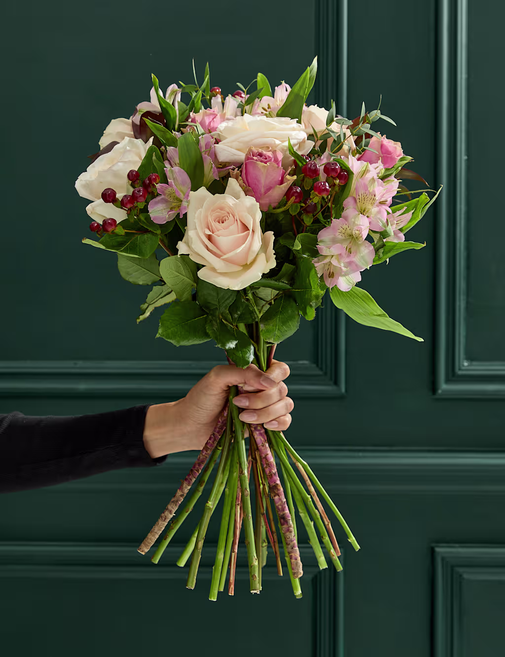 Buket od vintage ruže, kantariona i eukaliptusa